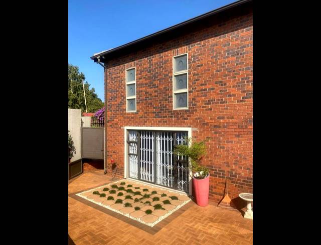 5 BEDROOM HOUSE FOR SALE IN ELDORADO PARK